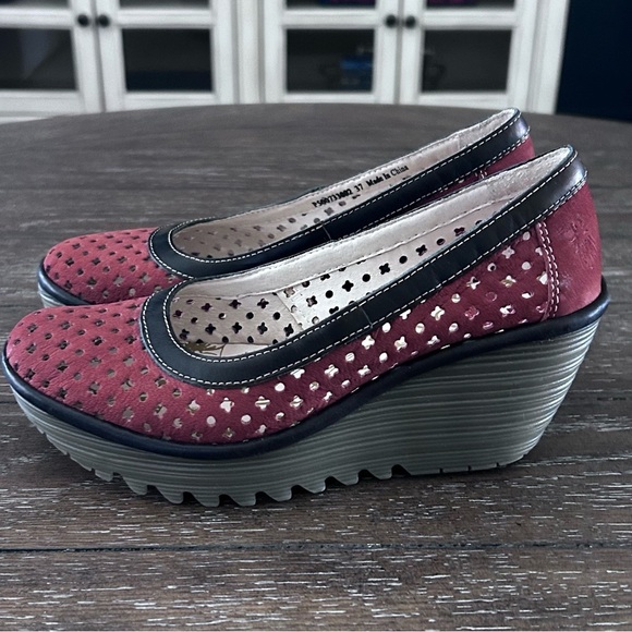 Fly London Shoes 37/7 Yika Perforated Wedges Brick Suede Leather NWOB - Picture 2 of 9
